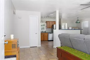 6401 26th Way N, Saint Petersburg, FL 33702 - Photo 4