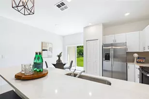 212 27th St SE, Ruskin, FL 33570 - Photo 2