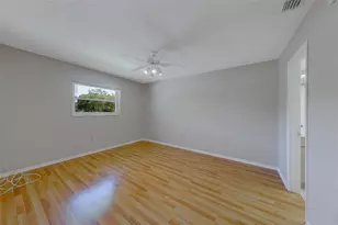 9881 113th St, Seminole, FL 33772 - Photo 16