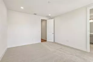 31850 Clover Fin Ct, Wesley Chapel, FL 33545 - Photo 18
