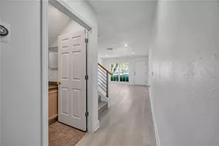 727 Kensington Lake Cir, Brandon, FL 33511 - Photo 14
