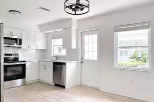 11295 1st St E, Treasure Island, FL 33706 - Photo 26