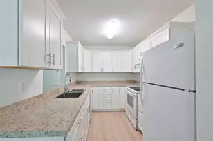511 Finsbury Cir, Sun City Center, FL 33573 - Photo 22