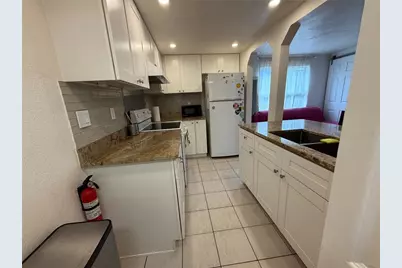 203 W Crest 1/2 Avenue, Tampa, FL 33603 - Photo 12