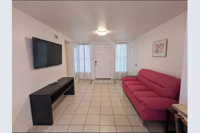 203 W Crest 1/2 Avenue, Tampa, FL 33603 - Photo 4