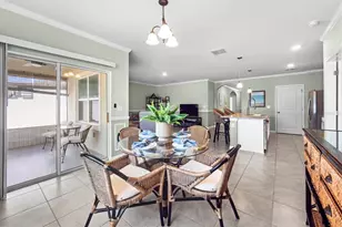 2411 Mizner Bay Ave, Bradenton, FL 34208 - Photo 10