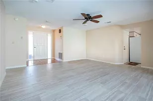 1904 Bosky Ct, Sun City Center, FL 33573 - Photo 10