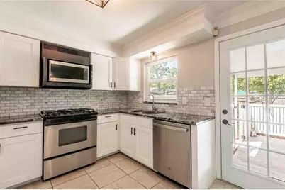2741 37th Street S, Saint Petersburg, FL 33711 - Photo 8