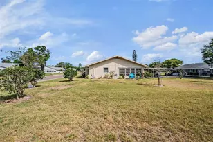 214 Gloucester Blvd, Sun City Center, FL 33573 - Photo 32