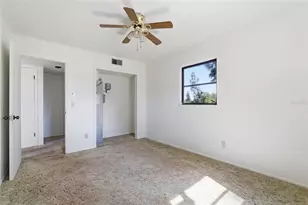 8221 Riverside Dr NE, Saint Petersburg, FL 33702 - Photo 10