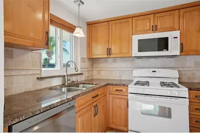 1847 Shore Drive S #117, South Pasadena, FL 33707 - Photo 4