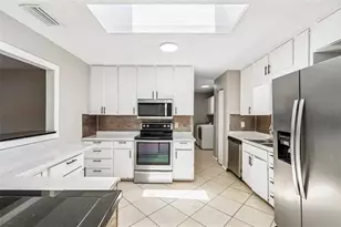 7111 Gateway Ct, Tampa, FL 33615 - Photo 20