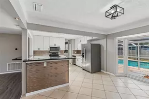 7111 Gateway Ct, Tampa, FL 33615 - Photo 16
