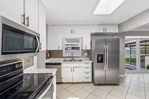 7111 Gateway Ct, Tampa, FL 33615 - Photo 22