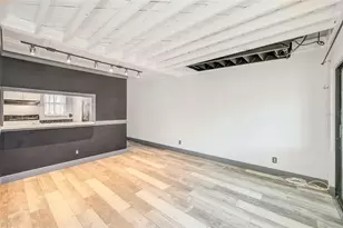 10453 Carrollbrook Cir, Tampa, FL 33618 - Photo 8