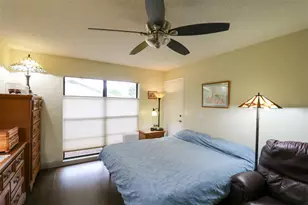 323 Knottwood Ct, Sun City Center, FL 33573 - Photo 12