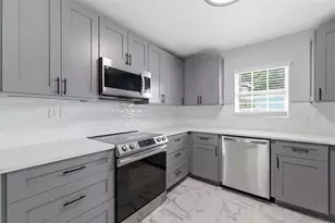3230 51st St N, Saint Petersburg, FL 33710 - Photo 12