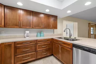2034 Hawkhurst Cir, Sun City Center, FL 33573 - Photo 20