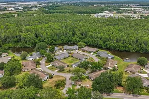 2034 Hawkhurst Cir, Sun City Center, FL 33573 - Photo 6