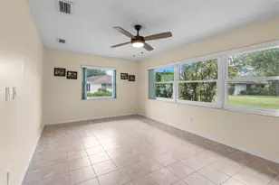 2034 Hawkhurst Cir, Sun City Center, FL 33573 - Photo 32