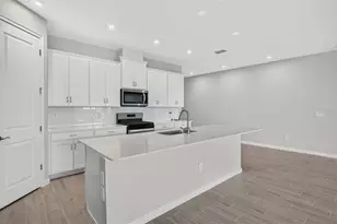 34766 Flower Patch Dr, Dade City, FL 33525 - Photo 8