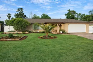 5046 Kenmore St, Spring Hill, FL 34608 - Photo 2