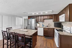 918 Jere Cir, Lakeland, FL 33801 - Photo 2