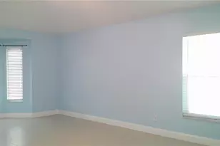 8512 Canterbury Lake Blvd, Tampa, FL 33619 - Photo 18