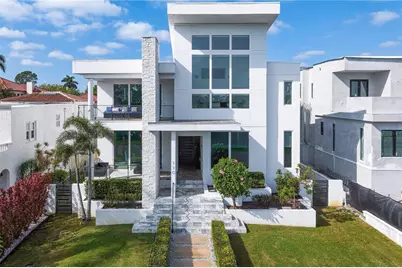 110 Palmera Boulevard NE, Saint Petersburg, FL 33704 - Photo 1