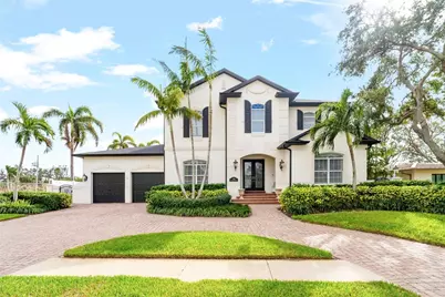 356 Belleair Drive NE, Saint Petersburg, FL 33704 - Photo 1