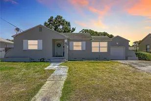 550 40th St S, Saint Petersburg, FL 33711 - Photo 1