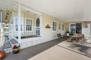 36743 Kiowa Ave, Zephyrhills, FL 33542 - Photo 4