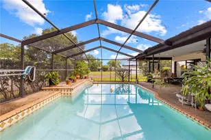 2008 Sycamore Ln, Plant City, FL 33563 - Photo 2