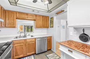 100 Grand Blvd, Tarpon Springs, FL 34689 - Photo 8
