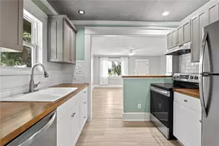 225 35th St S, Saint Petersburg, FL 33711 - Photo 12