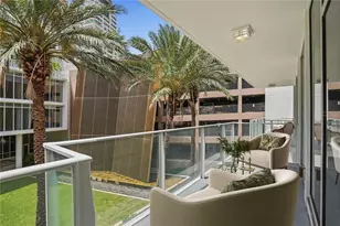 175 1st St S, Saint Petersburg, FL 33701 - Photo 2