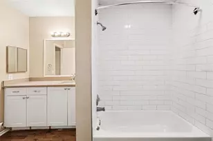 3408 Laurel Dale Dr, Tampa, FL 33618 - Photo 18
