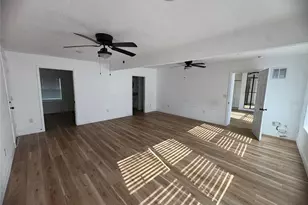 905 Center St, Plant City, FL 33563 - Photo 6