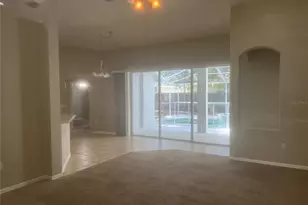 10237 Shadow Branch Dr, Tampa, FL 33647 - Photo 8