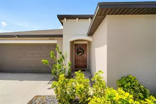 3806 Daisy Bloom Pl, Tampa, FL 33619 - Photo 4