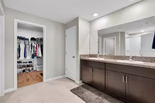 3806 Daisy Bloom Pl, Tampa, FL 33619 - Photo 16
