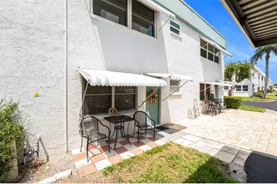 5216 81st Street N #2, Saint Petersburg, FL 33709 - Photo 2