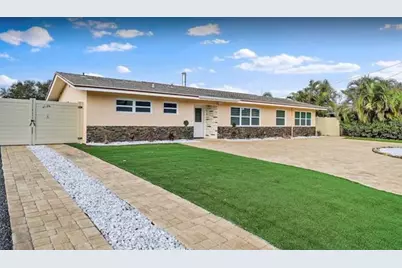 245 78 Th Avenue N, Saint Petersburg, FL 33702 - Photo 2