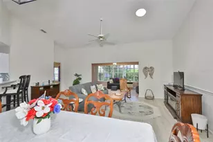 827 McCallister Ave, Sun City Center, FL 33573 - Photo 18