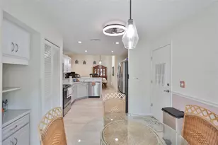 827 McCallister Ave, Sun City Center, FL 33573 - Photo 8