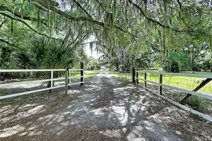 11008 Browning Rd, Lithia, FL 33547 - Photo 8