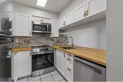 5156 Sunridge Palms Drive, Tampa, FL 33617 - Photo 18