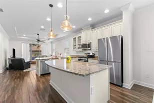 6918 Maker's Way, Apollo Beach, FL 33572 - Photo 8