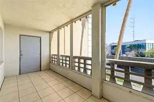 8950 Park Blvd, Seminole, FL 33777 - Photo 8
