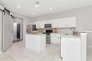 12012 Northumberland Dr, Tampa, FL 33626 - Photo 8